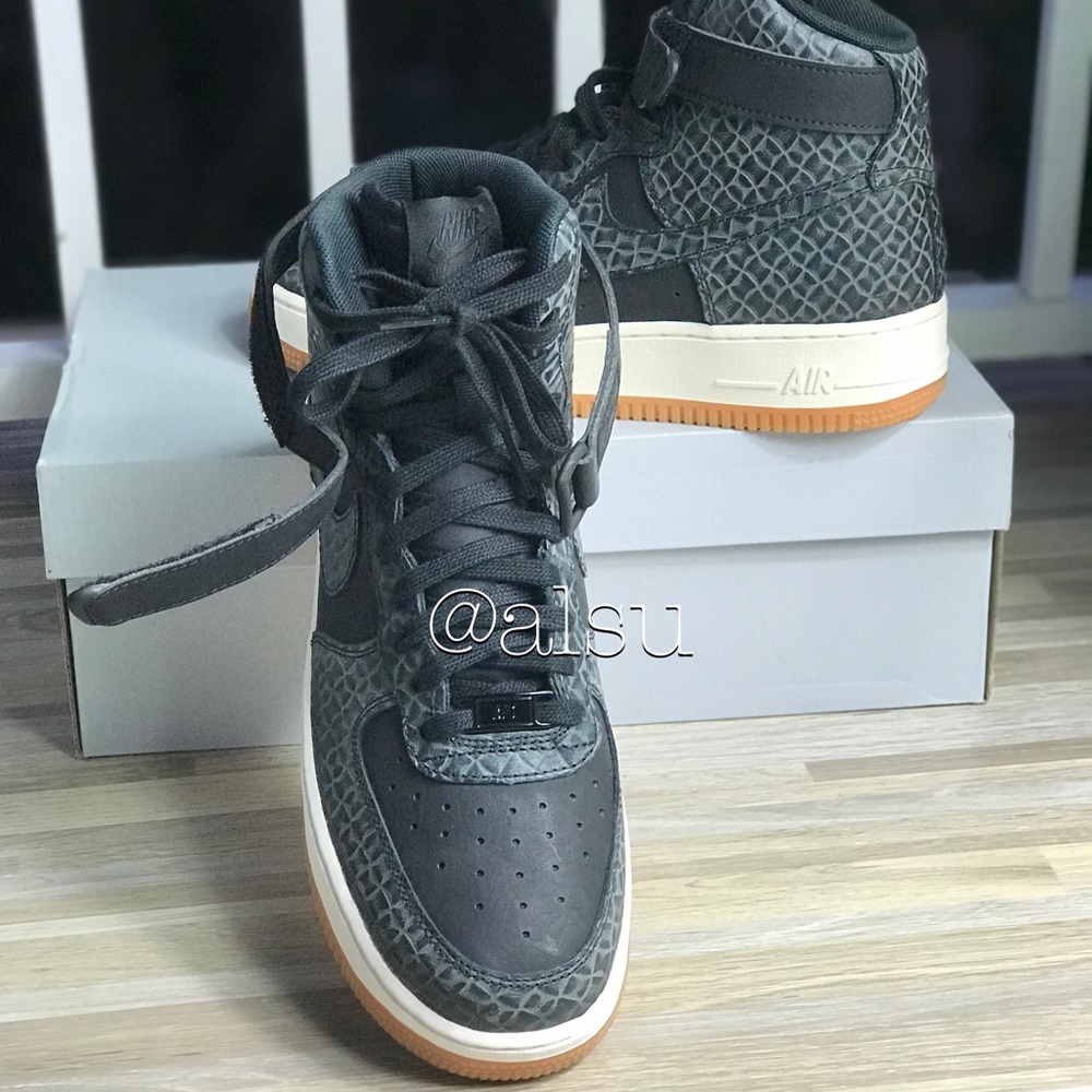 NWT Nike Air Force 1 HI PRM BLACK-gum brawn WMNS - Picture 5 of 8